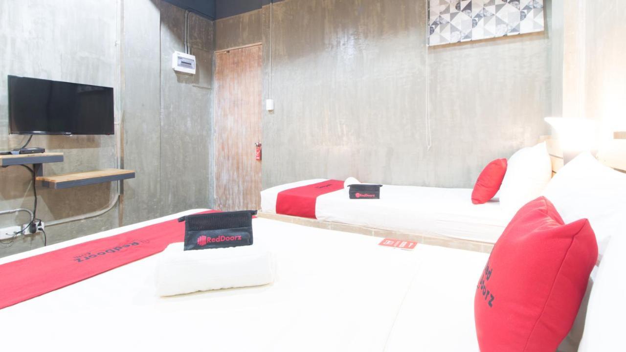Reddoorz Plus @ Taft North Mandurriao Илоило Экстерьер фото