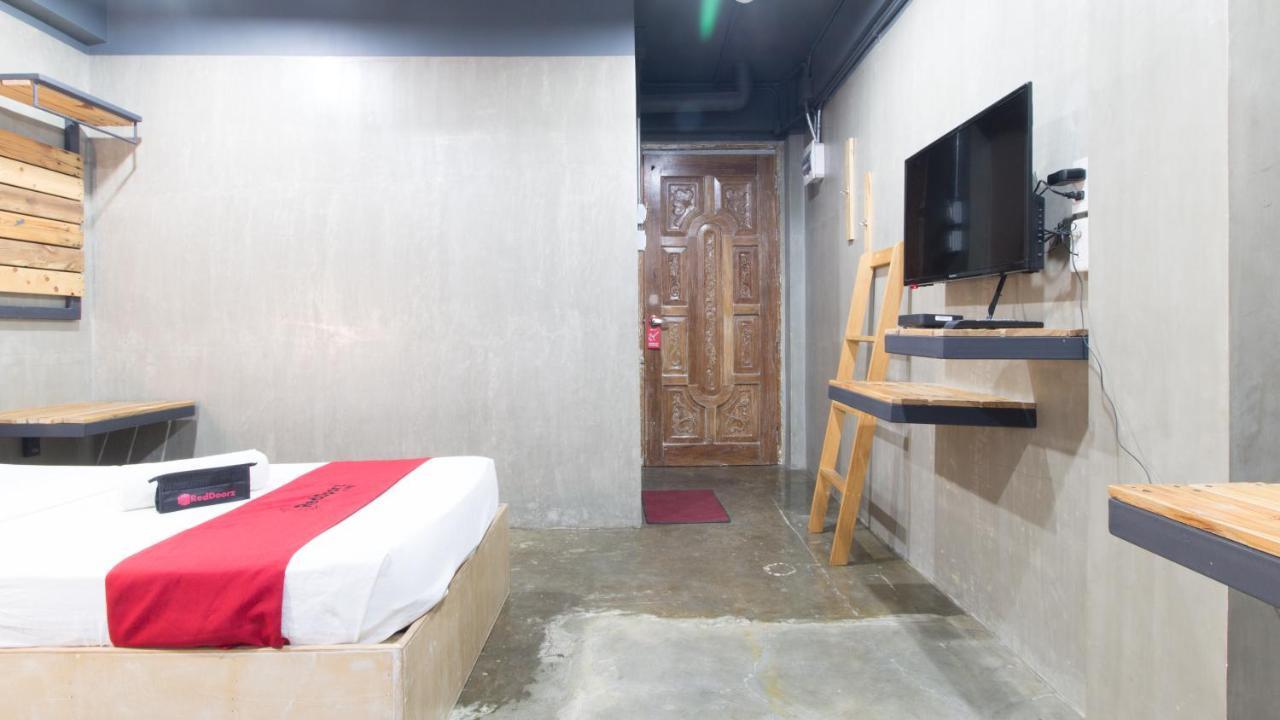 Reddoorz Plus @ Taft North Mandurriao Илоило Экстерьер фото