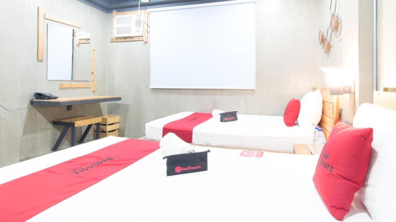 Reddoorz Plus @ Taft North Mandurriao Илоило Экстерьер фото