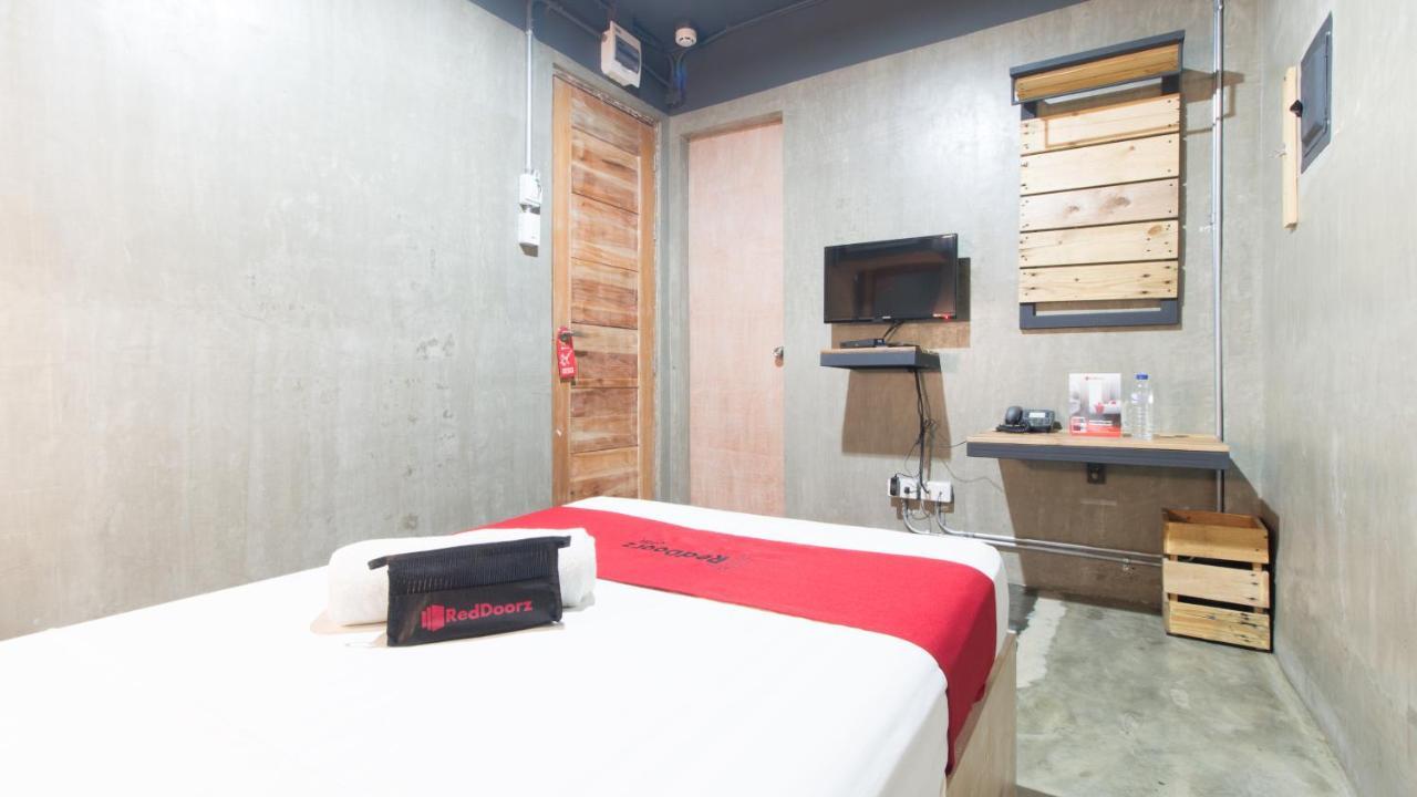 Reddoorz Plus @ Taft North Mandurriao Илоило Экстерьер фото