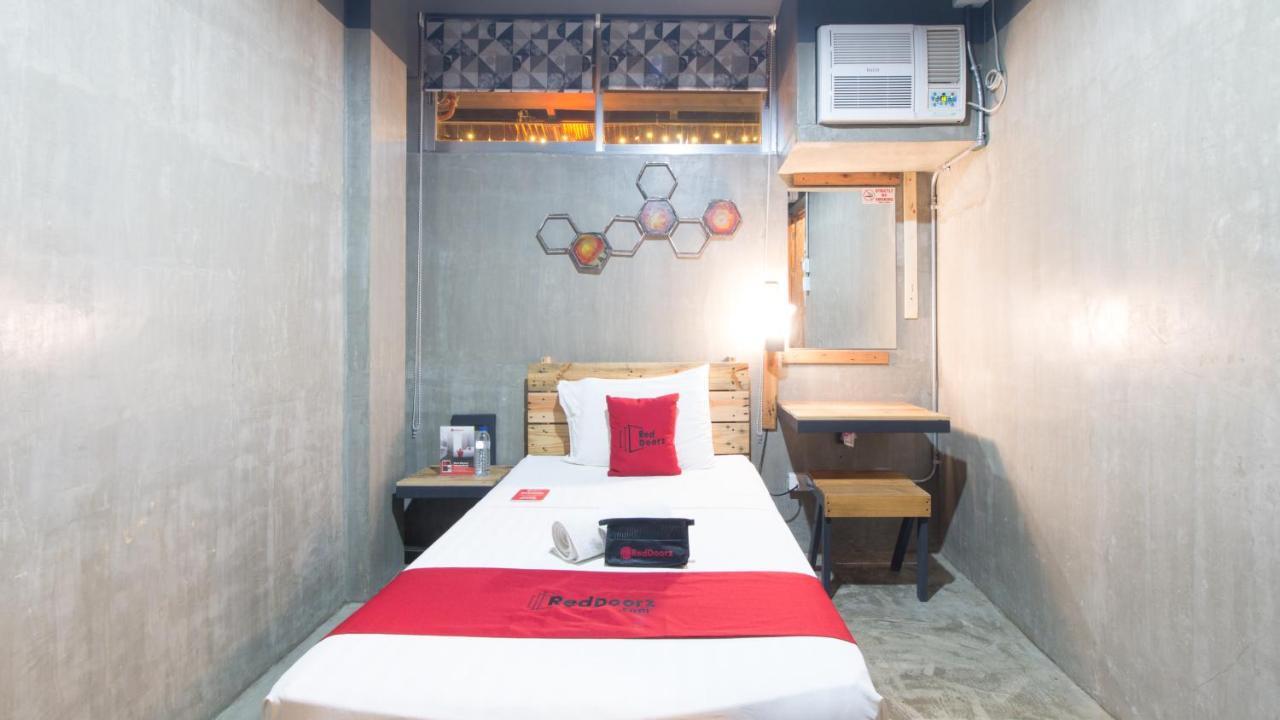 Reddoorz Plus @ Taft North Mandurriao Илоило Экстерьер фото