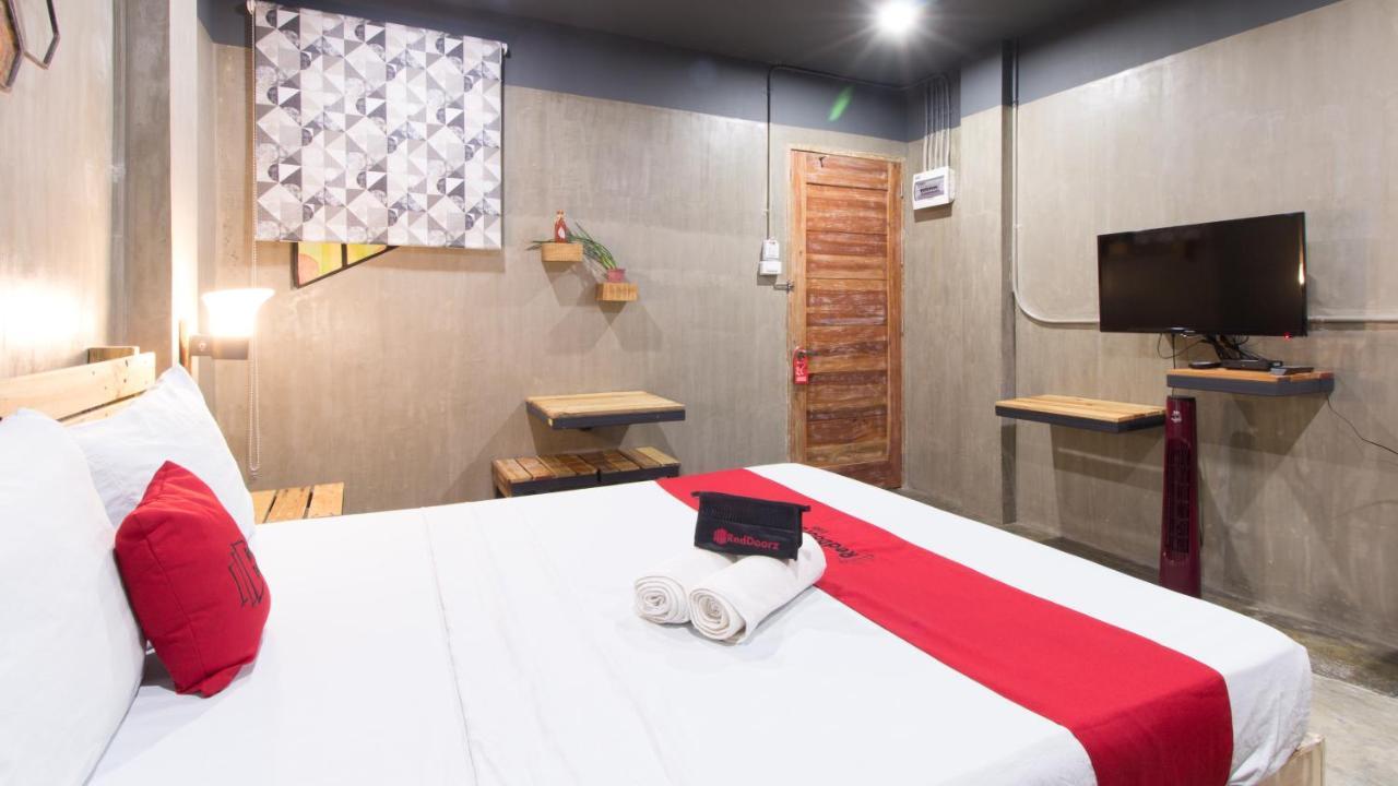 Reddoorz Plus @ Taft North Mandurriao Илоило Экстерьер фото