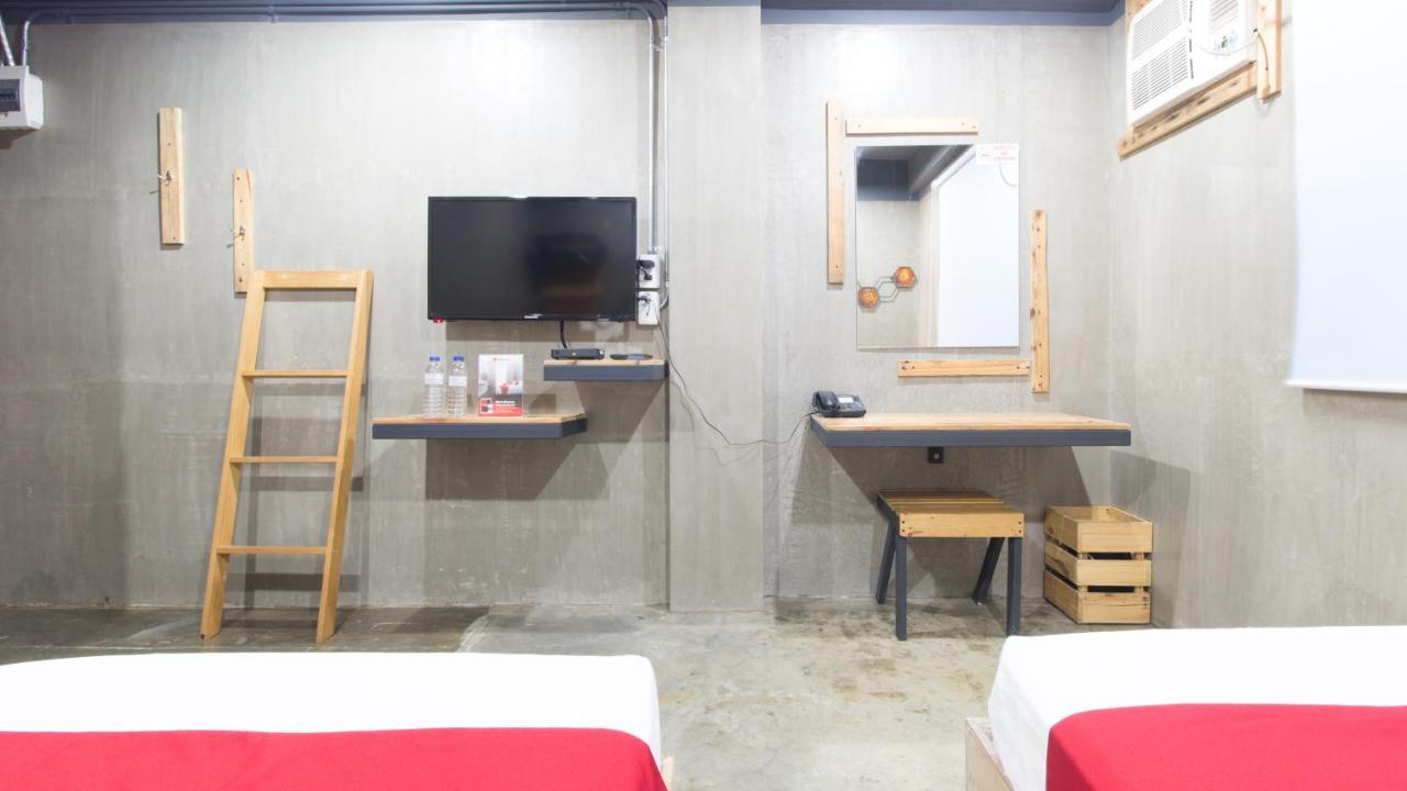 Reddoorz Plus @ Taft North Mandurriao Илоило Экстерьер фото