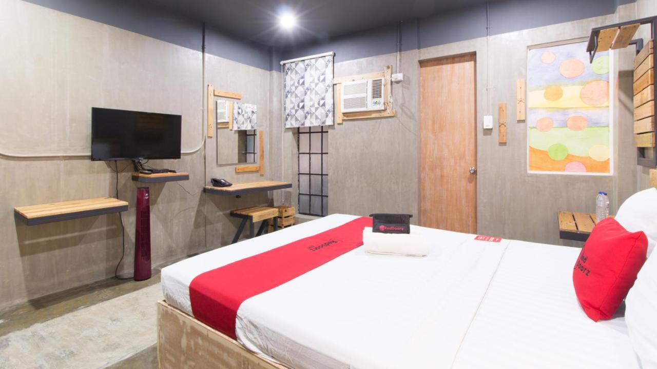 Reddoorz Plus @ Taft North Mandurriao Илоило Экстерьер фото