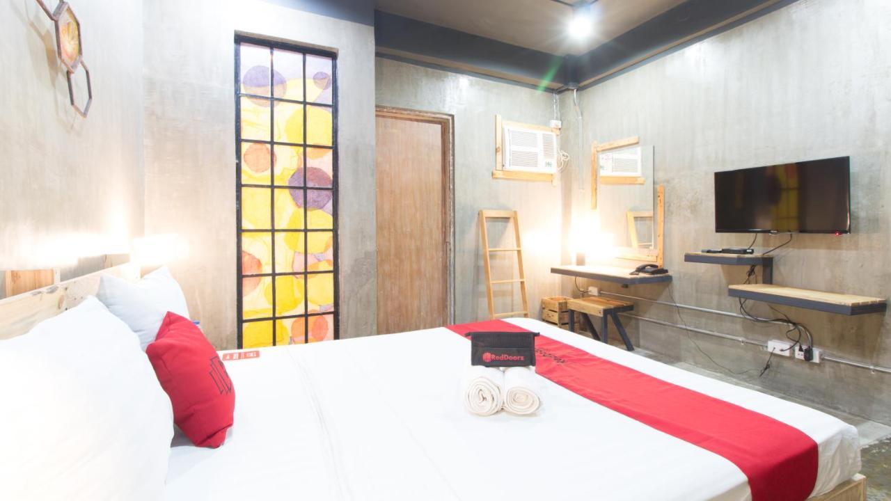 Reddoorz Plus @ Taft North Mandurriao Илоило Экстерьер фото